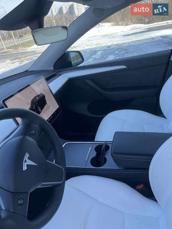 Позашляховик / Кросовер Tesla Model Y 2024 в Харкові