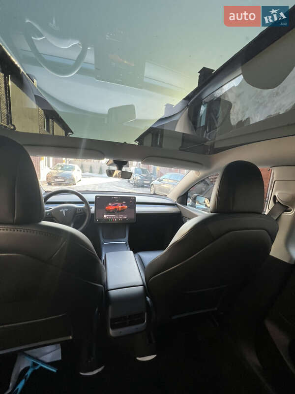 Внедорожник / Кроссовер Tesla Model Y 2022 в Киеве