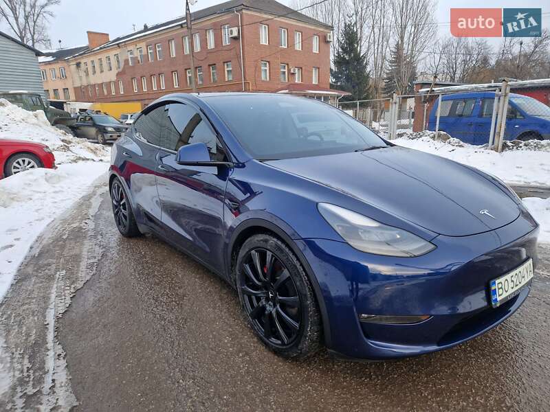 Позашляховик / Кросовер Tesla Model Y 2023 в Тернополі