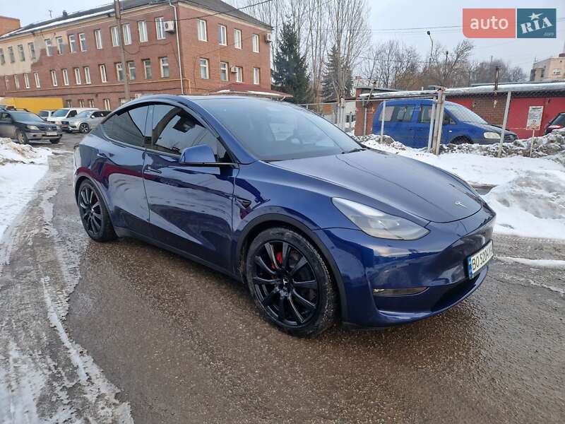 Позашляховик / Кросовер Tesla Model Y 2023 в Тернополі