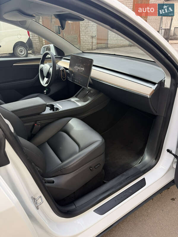 Позашляховик / Кросовер Tesla Model Y 2023 в Дніпрі