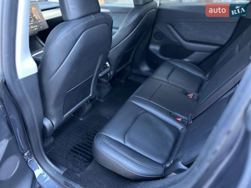 Внедорожник / Кроссовер Tesla Model Y 2023 в Чернигове