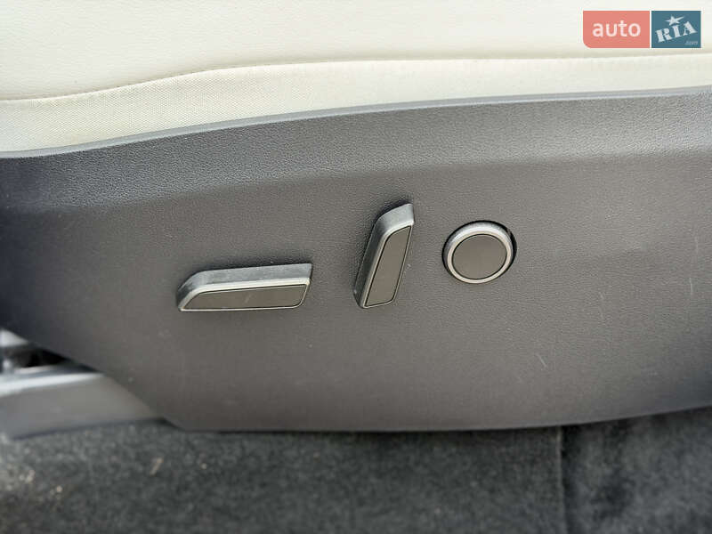 Позашляховик / Кросовер Tesla Model Y 2024 в Києві фото 10 Позашляховик / Кросовер Tesla Model Y 2024 в Києві