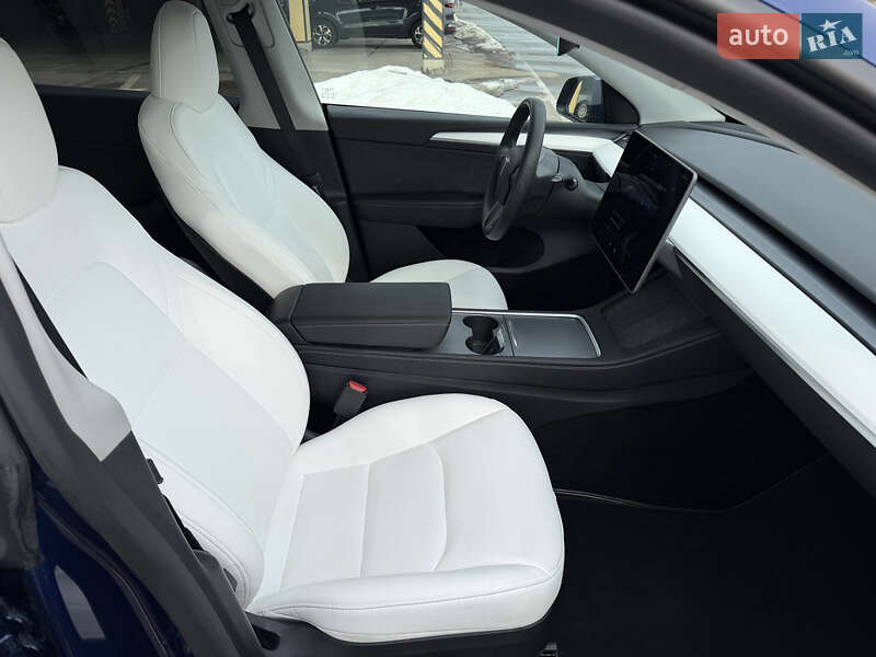 Позашляховик / Кросовер Tesla Model Y 2024 в Києві фото 37 Позашляховик / Кросовер Tesla Model Y 2024 в Києві