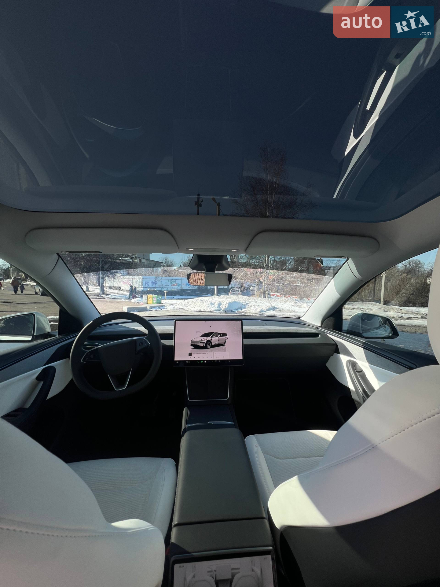 2025 Tesla Model Y - мініатюра 14