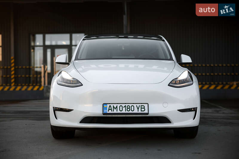 Позашляховик / Кросовер Tesla Model Y 2023 в Житомирі фото 2 Позашляховик / Кросовер Tesla Model Y 2023 в Житомирі