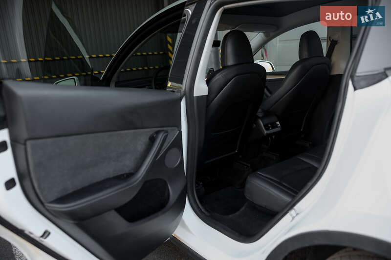 Позашляховик / Кросовер Tesla Model Y 2023 в Житомирі фото 29 Позашляховик / Кросовер Tesla Model Y 2023 в Житомирі