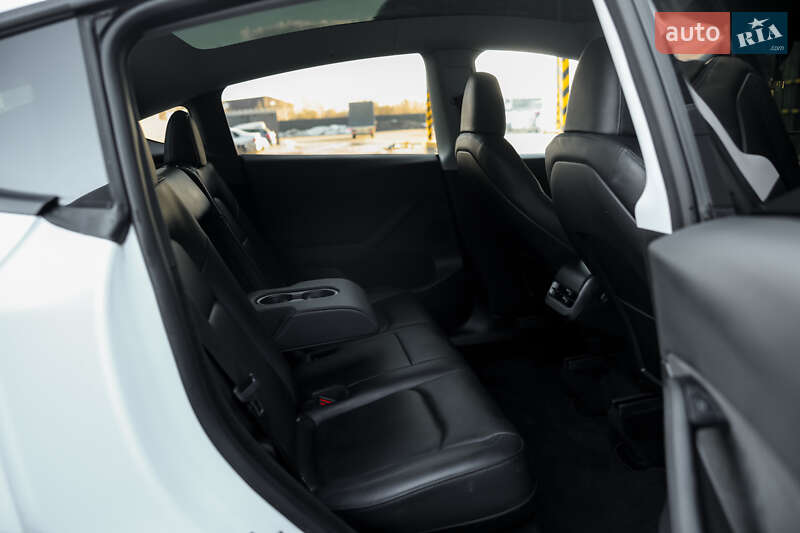 Позашляховик / Кросовер Tesla Model Y 2023 в Житомирі фото 41 Позашляховик / Кросовер Tesla Model Y 2023 в Житомирі