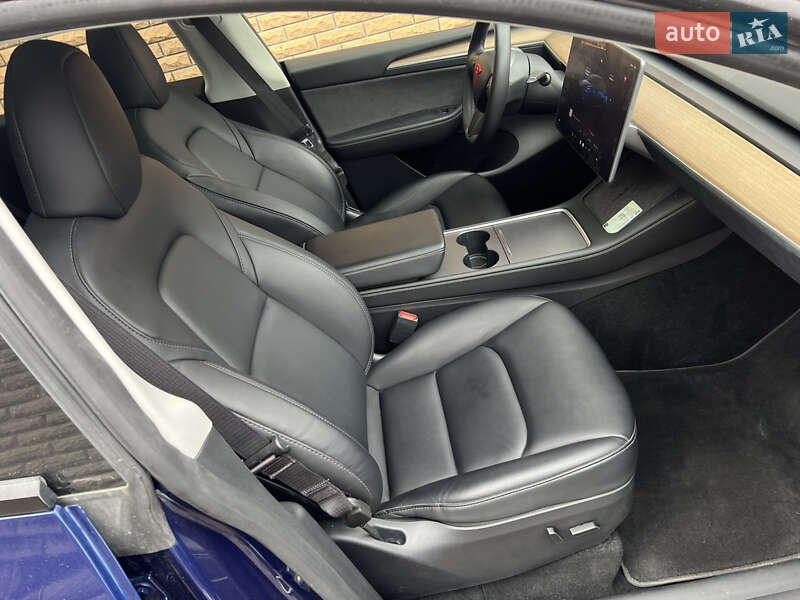 Позашляховик / Кросовер Tesla Model Y 2023 в Полтаві