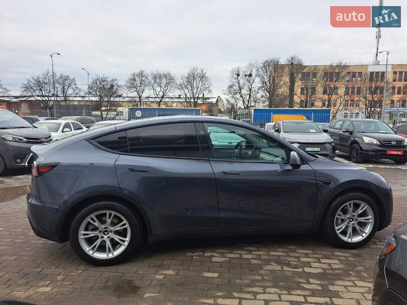 Позашляховик / Кросовер Tesla Model Y 2023 в Полтаві фото 9 Позашляховик / Кросовер Tesla Model Y 2023 в Полтаві