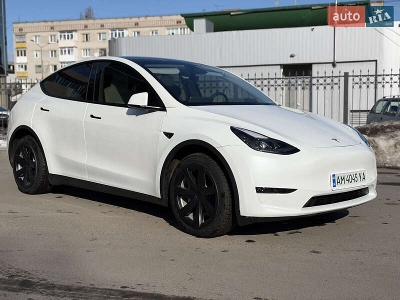 Внедорожник / Кроссовер Tesla Model Y 2023 в Коростене