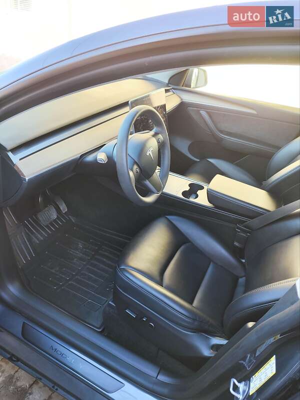 Внедорожник / Кроссовер Tesla Model Y 2023 в Борисполе