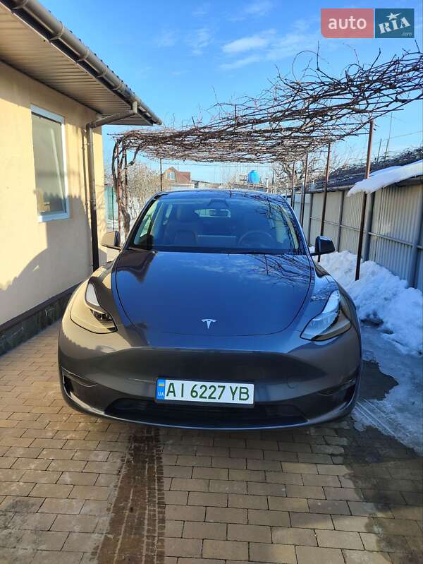 Tesla Model Y 2023