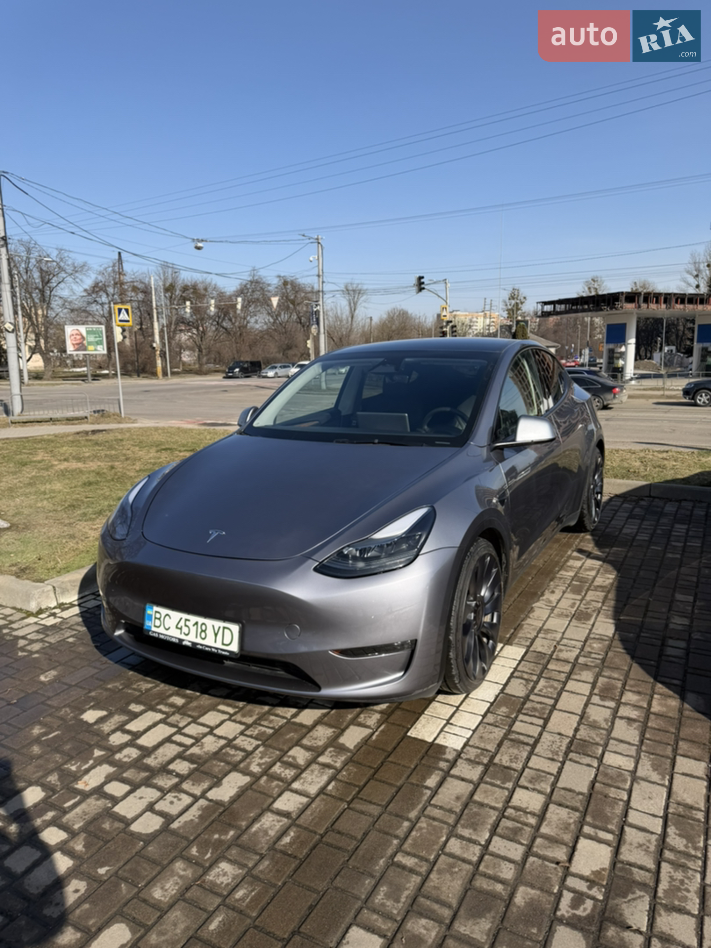 2024 Tesla Model Y - фото 1