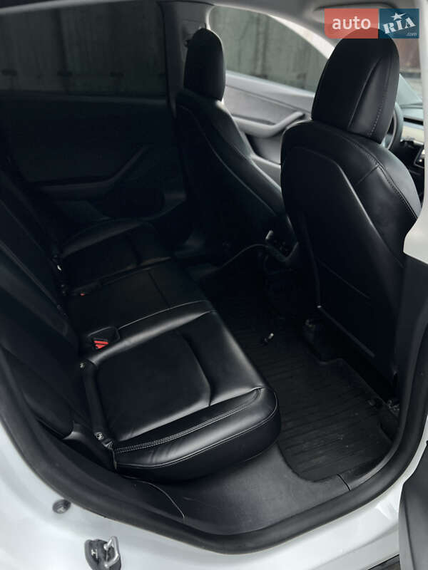 Внедорожник / Кроссовер Tesla Model Y 2023 в Каменском