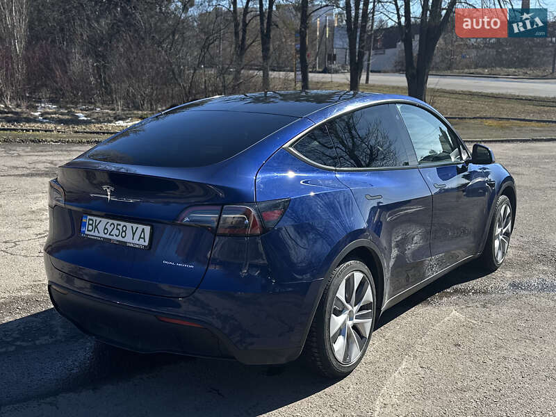 Позашляховик / Кросовер Tesla Model Y 2023 в Рівному