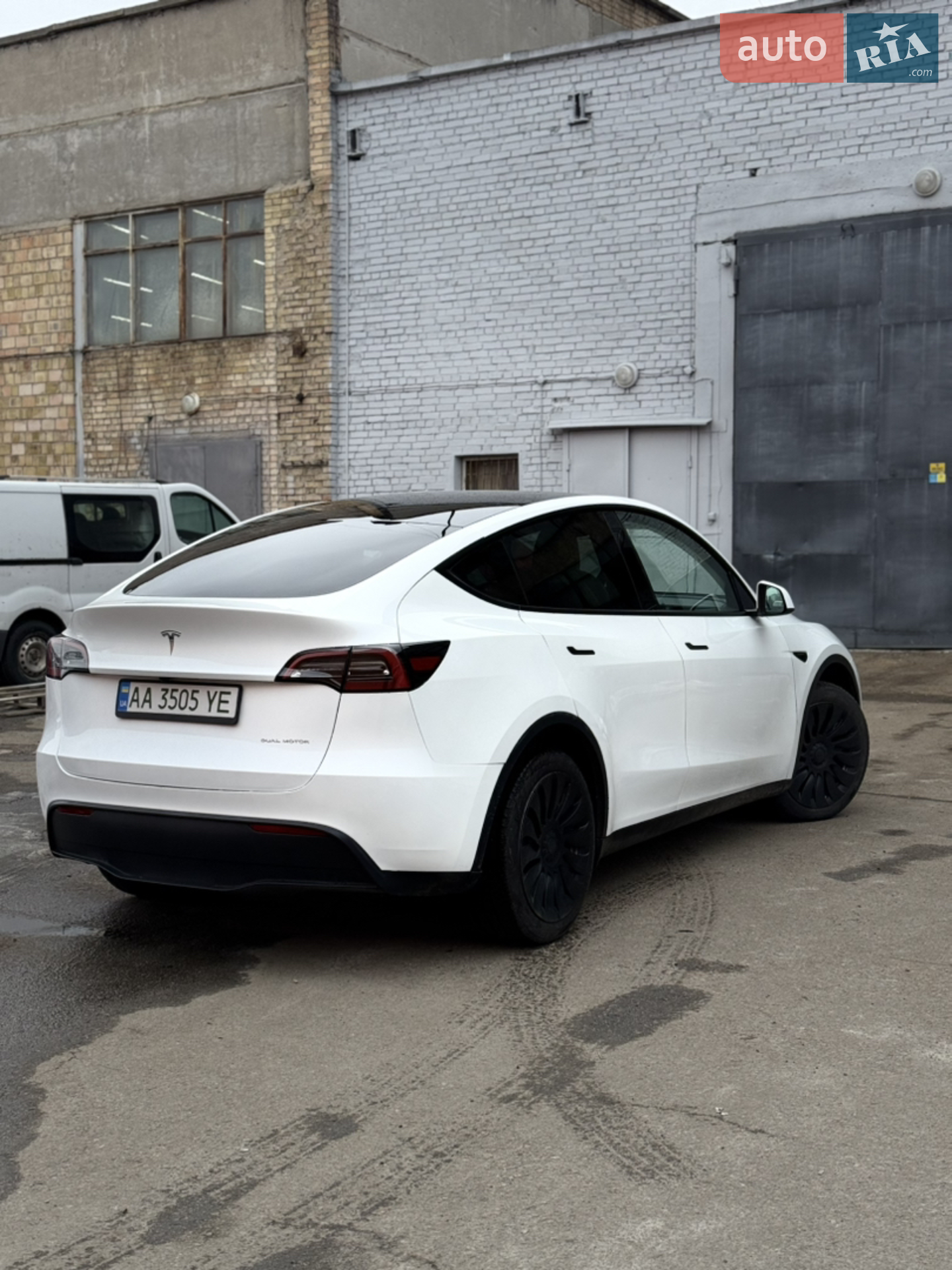 2024 Tesla Model Y - мініатюра 5
