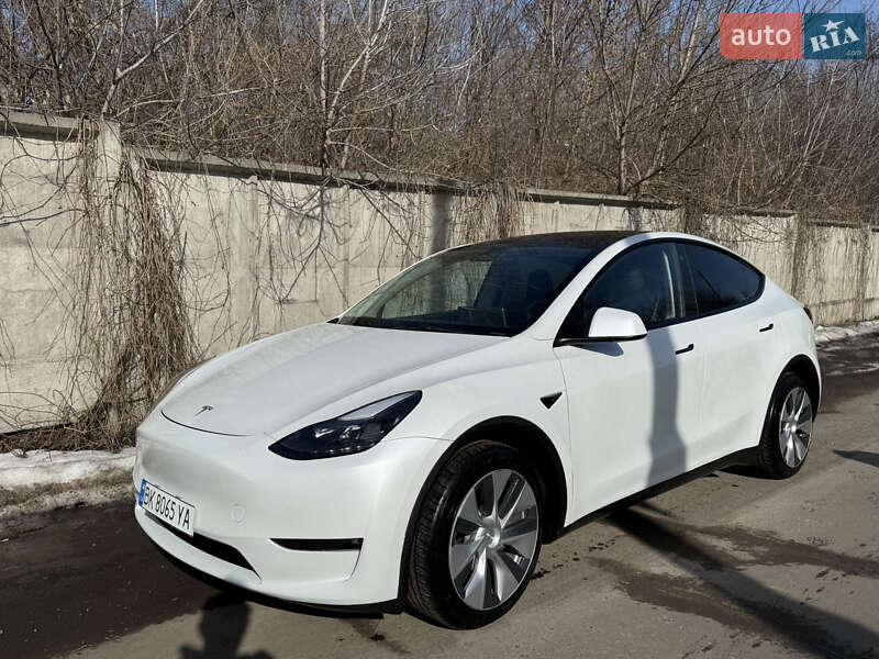 Позашляховик / Кросовер Tesla Model Y 2023 в Рівному