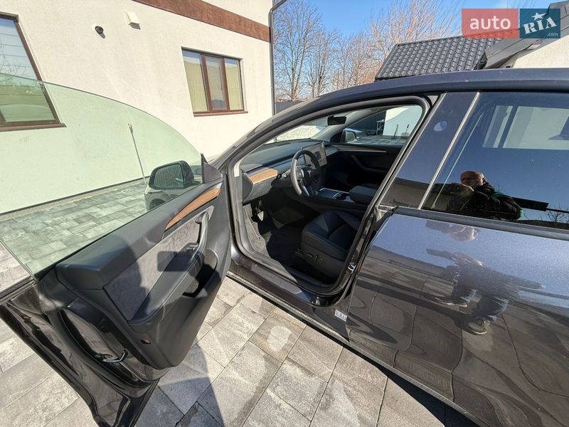Внедорожник / Кроссовер Tesla Model Y 2024 в Староконстантинове