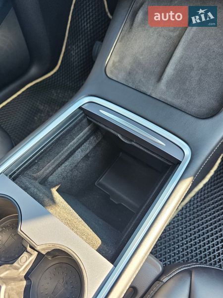 Позашляховик / Кросовер Tesla Model Y 2021 в Тернополі