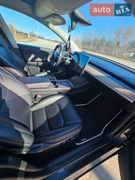 Позашляховик / Кросовер Tesla Model Y 2021 в Тернополі