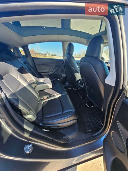 Позашляховик / Кросовер Tesla Model Y 2021 в Тернополі
