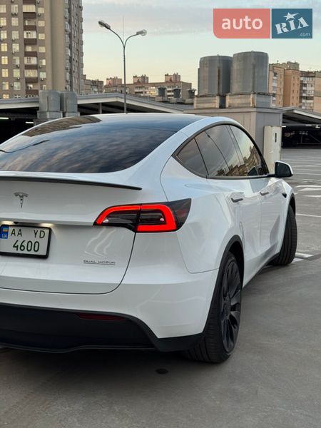 Внедорожник / Кроссовер Tesla Model Y 2022 в Киеве