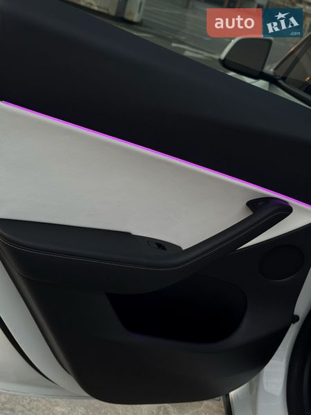 Внедорожник / Кроссовер Tesla Model Y 2022 в Киеве