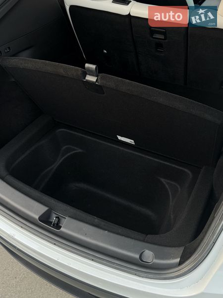 Внедорожник / Кроссовер Tesla Model Y 2022 в Киеве