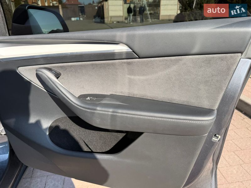 Позашляховик / Кросовер Tesla Model Y 2023 в Стрию