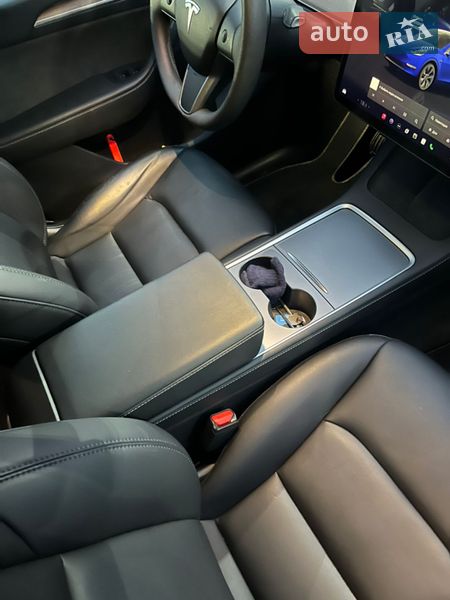 Внедорожник / Кроссовер Tesla Model Y 2024 в Кривом Роге