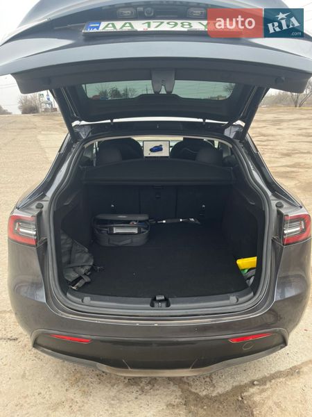 Внедорожник / Кроссовер Tesla Model Y 2024 в Кривом Роге