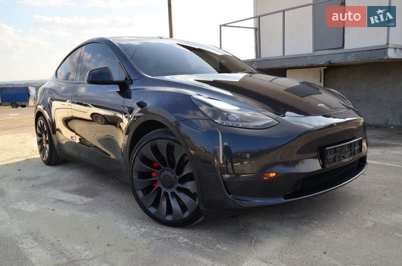 Внедорожник / Кроссовер Tesla Model Y 2024 в Трускавце
