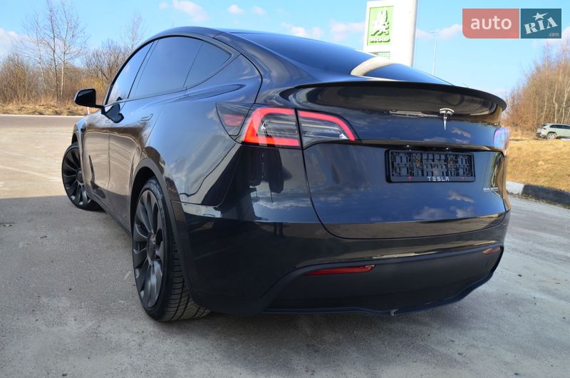 Внедорожник / Кроссовер Tesla Model Y 2024 в Трускавце