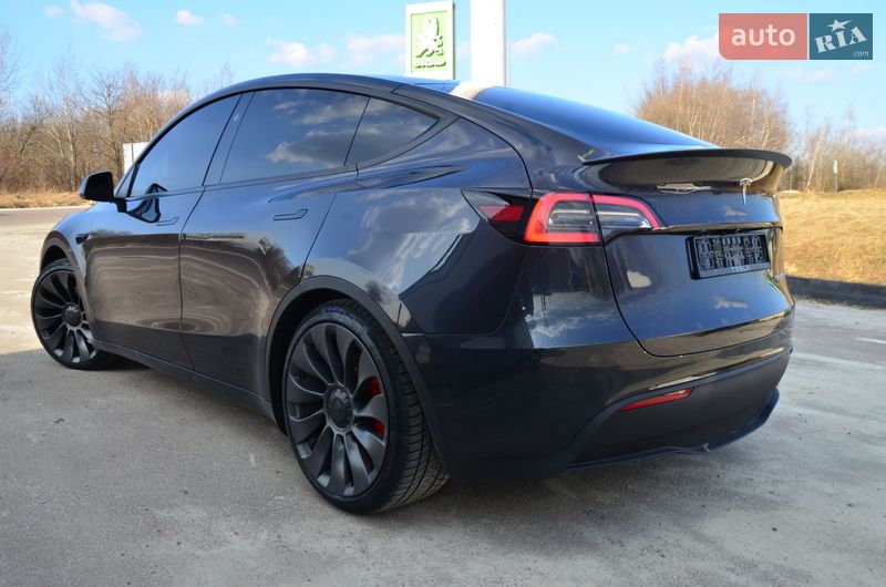 Внедорожник / Кроссовер Tesla Model Y 2024 в Трускавце