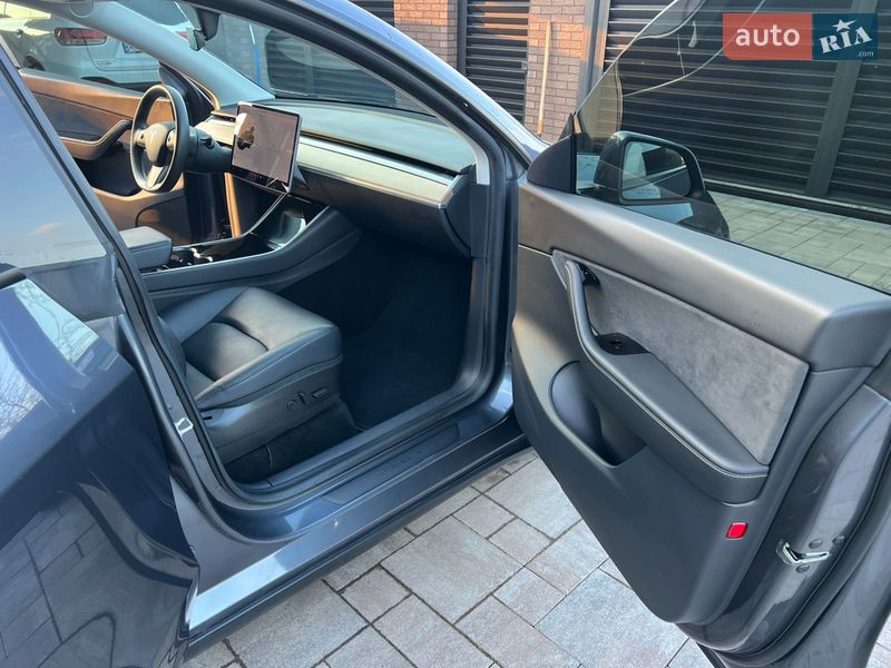 Внедорожник / Кроссовер Tesla Model Y 2020 в Луцке