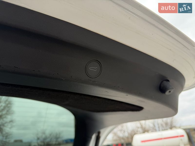 Внедорожник / Кроссовер Tesla Model Y 2021 в Запорожье