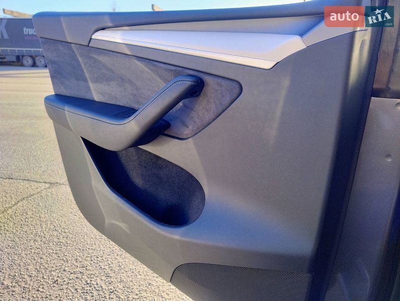 Внедорожник / Кроссовер Tesla Model Y 2024 в Житомире фото 35 Внедорожник / Кроссовер Tesla Model Y 2024 в Житомире