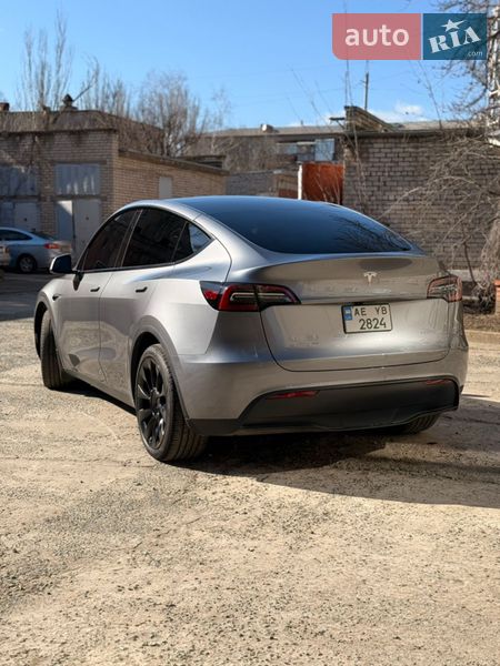 Позашляховик / Кросовер Tesla Model Y 2024 в Дніпрі
