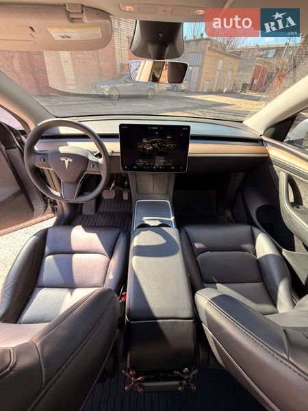 Позашляховик / Кросовер Tesla Model Y 2024 в Дніпрі