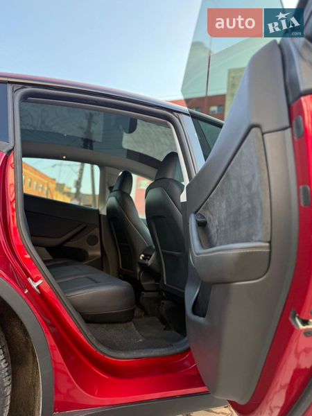 Позашляховик / Кросовер Tesla Model Y 2024 в Львові