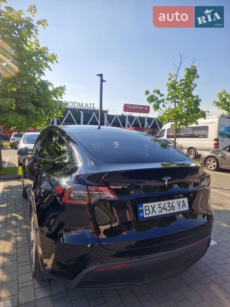 Позашляховик / Кросовер Tesla Model Y 2023 в Хмельницькому