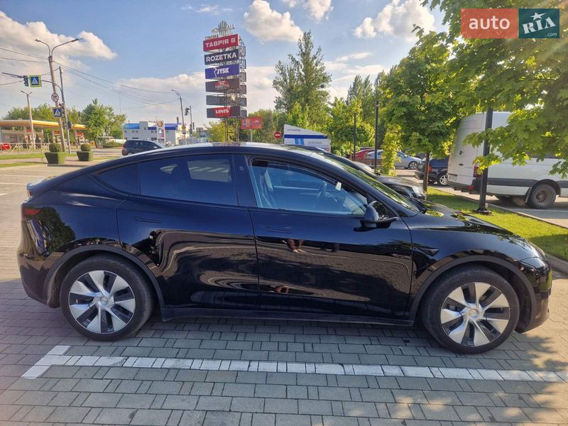 Позашляховик / Кросовер Tesla Model Y 2023 в Хмельницькому