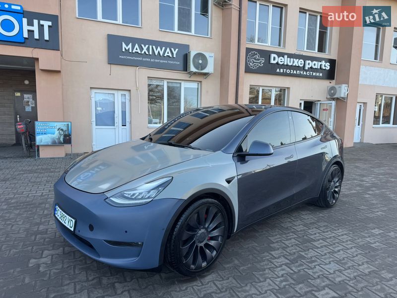 Внедорожник / Кроссовер Tesla Model Y 2020 в Луцке