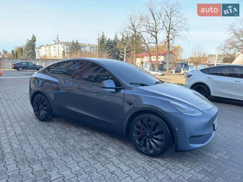 Внедорожник / Кроссовер Tesla Model Y 2020 в Луцке