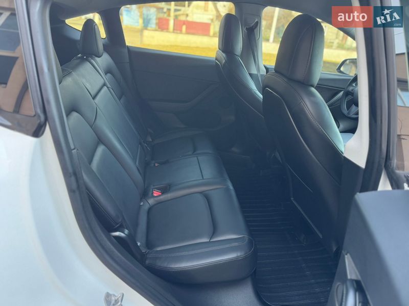 Внедорожник / Кроссовер Tesla Model Y 2020 в Луцке