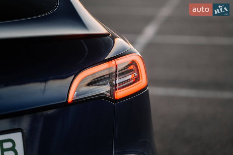 Внедорожник / Кроссовер Tesla Model Y 2024 в Ровно