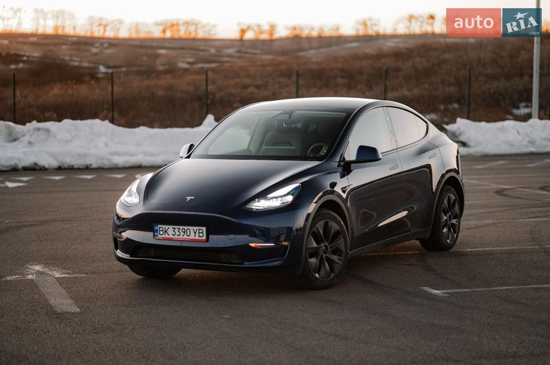 Внедорожник / Кроссовер Tesla Model Y 2024 в Ровно