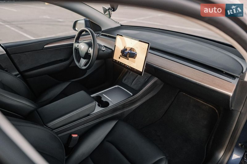 Внедорожник / Кроссовер Tesla Model Y 2024 в Ровно
