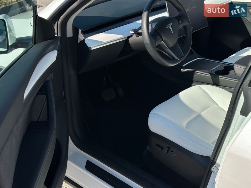 Позашляховик / Кросовер Tesla Model Y 2023 в Львові фото 22 Позашляховик / Кросовер Tesla Model Y 2023 в Львові
